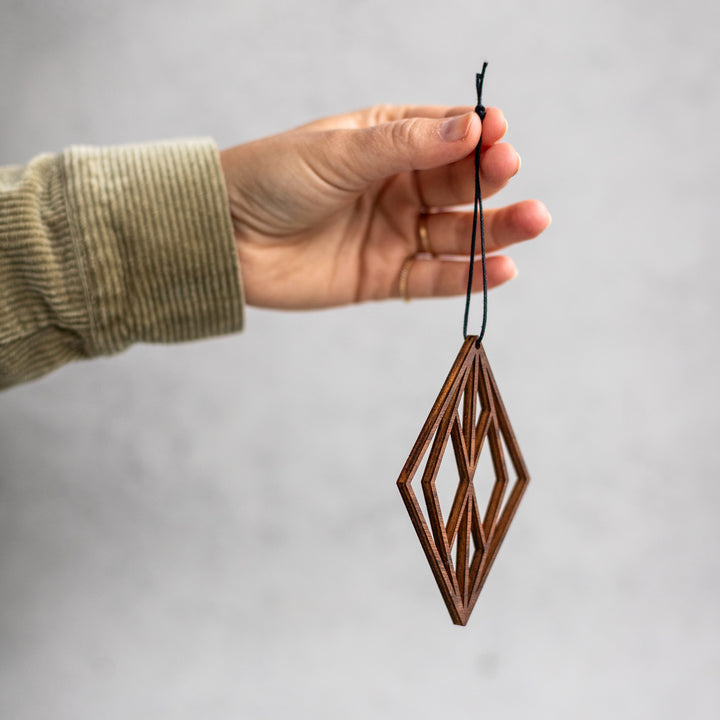 Anhänger / Diamant aus Holz