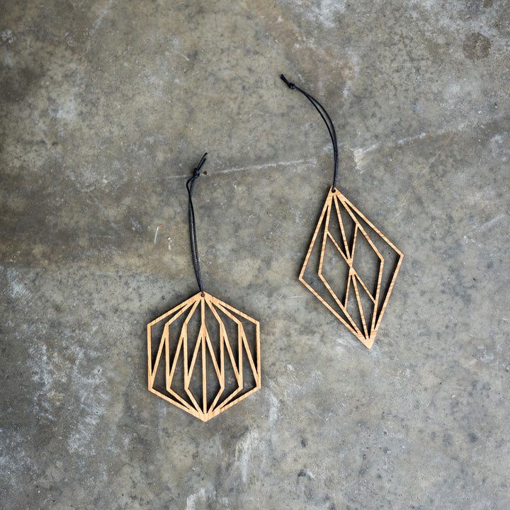 Anhänger / Diamant aus Holz