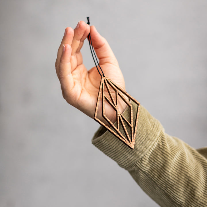 Anhänger / Diamant aus Holz